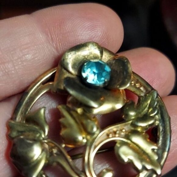 Vintage Barclay 12Kt Gold Filled Blue Rhinestone Floral Brooch Pin Signed MCM - Picture 4 of 4